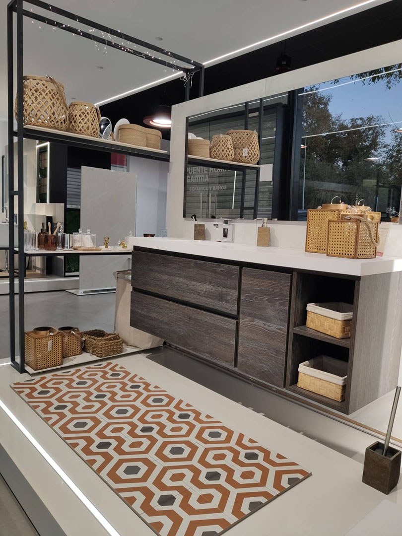 galeria comercial puente romano 1
