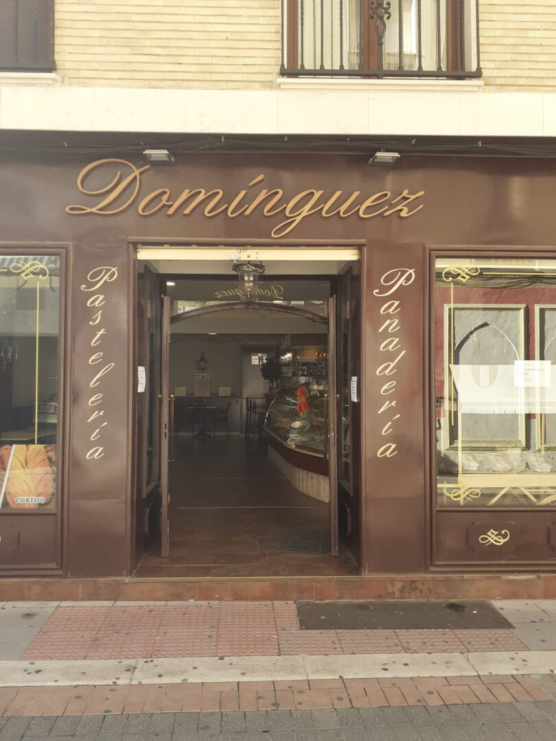 galeria panaderia pasteleria dominguez 1