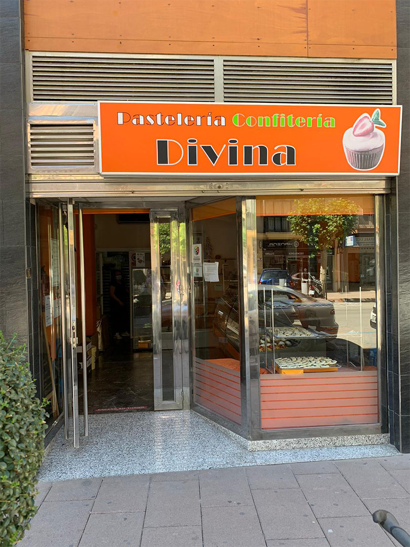 galeria pasteleria divina corredera capuchinos 1